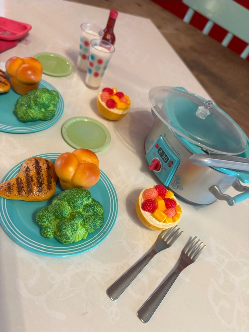American Girl Doll crockpot dinner set Excellent condition - Picture 4 of 9